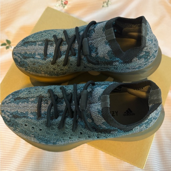 Yeezy boost 380 - Picture 4 of 5